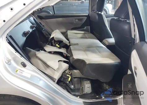 2015 Toyota Camry Se z USA, uszkodzony, nr VIN 4T1BF1FK0FU488305